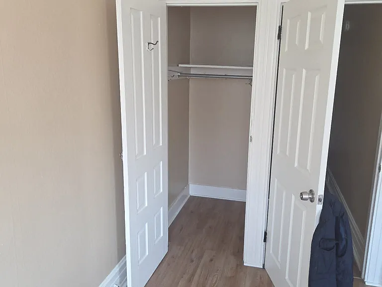 1007 Hyatt St — Photo 6