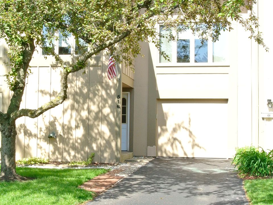 1st image of 516 N Woodfield Trl