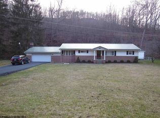 1726 Flaggy Meadow Rd, Mannington, WV 26582