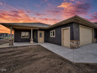 693 Kaylee Ct, Watertown, SD, 57201