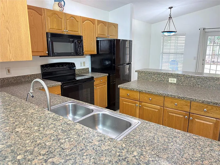 414 Ulelah Ave — Photo 5