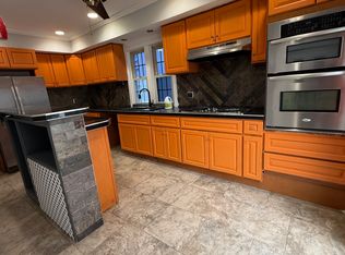 555 So Clinton St, East Orange, NJ 07018
