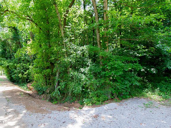 2nd image of 4485 Huffine Rd