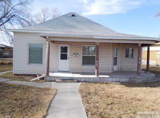 183 N Oak St, Blackfoot, ID 83221