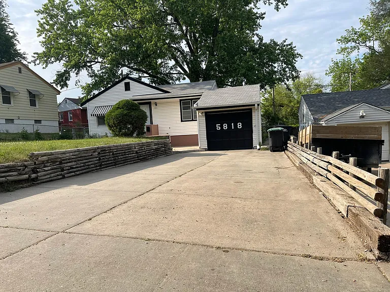 5818 Pratt St — Photo 3