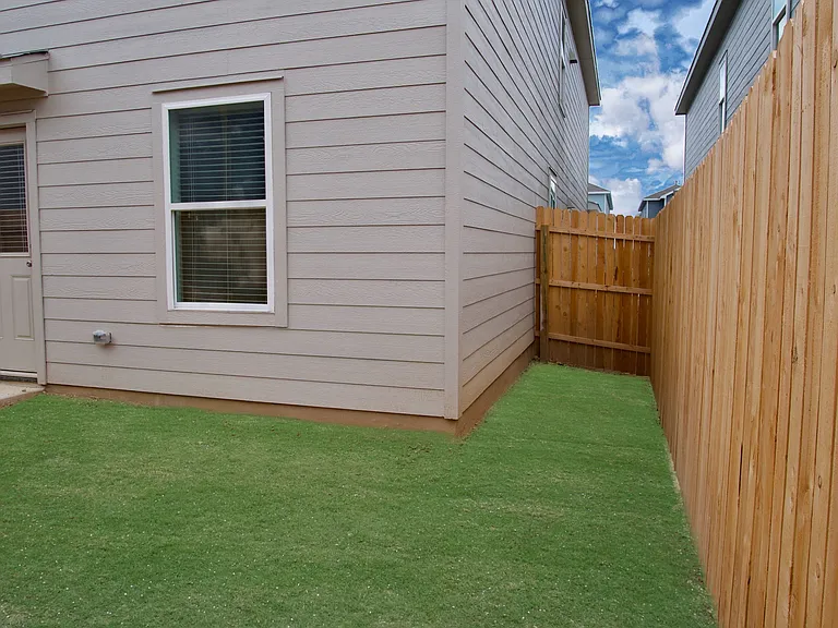 7627 Chancery Gate — Photo 32