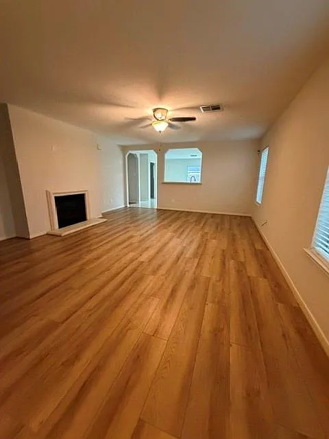 3 bed, 2.0 bath, 1722 sqft, $2,200 — Photo 3