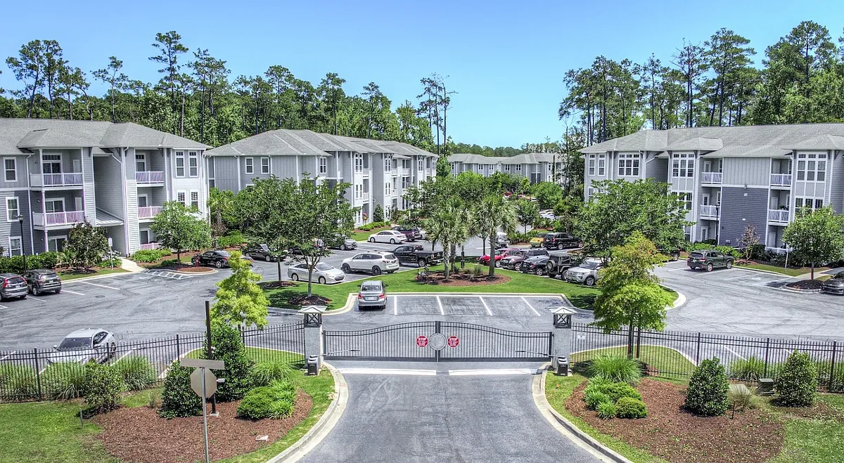 Building Photo - The Veranda at Market Commons
