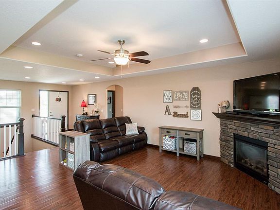 3rd image of 1520 Otter Ln