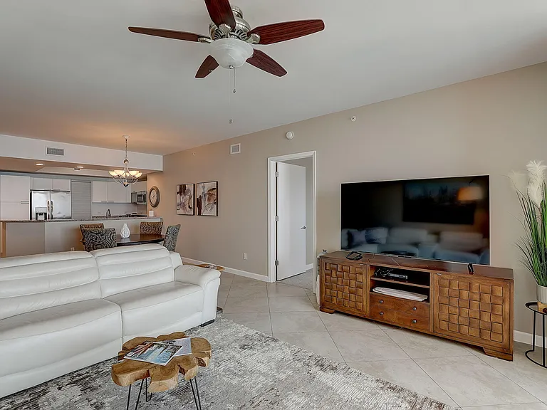 2650 Lake Shore Dr #804 — Photo 6