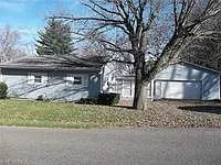 5395 Dahlia Dr NE photo 1