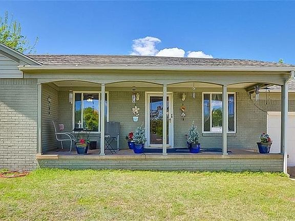 2nd image of 3501 N Forest Park Dr