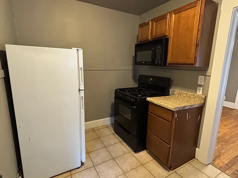 1235 S Lewis Pl — Photo 8