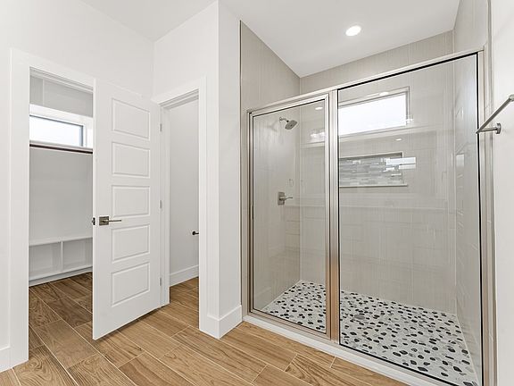 4th image of 8610 Luz Dr