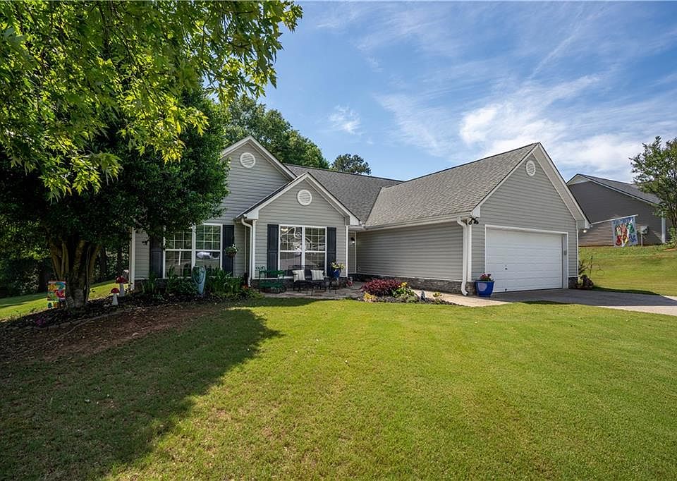 1st image of 327 Tallassee Ln