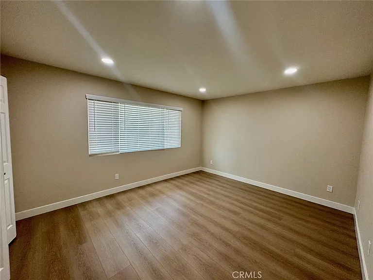 357 N Vermont Ave — Photo 7