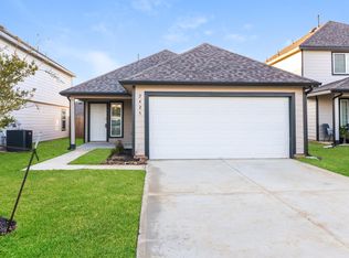 2425 Carp Dr, Conroe, TX 77384