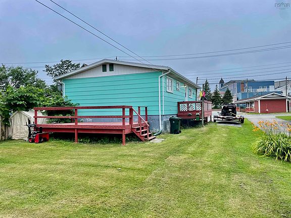 3rd image of 10 Brodie Ave