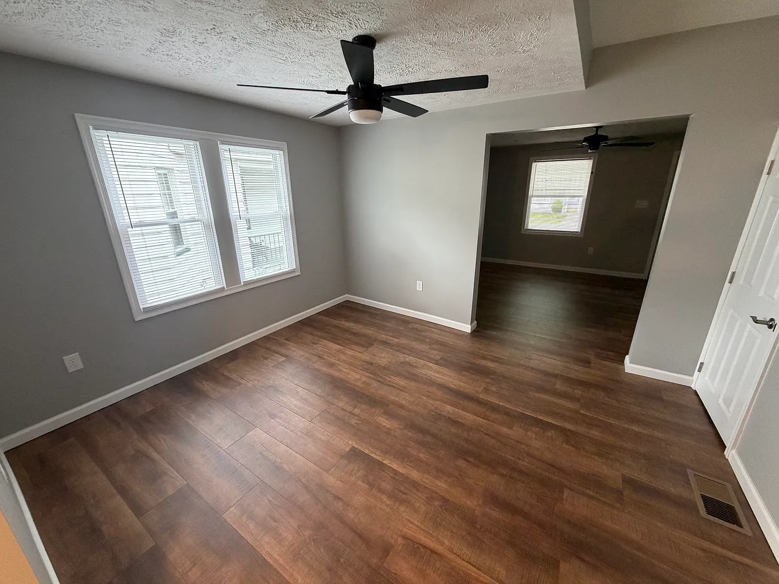 2 bed, 1300 sqft, $1,550 — Photo 4