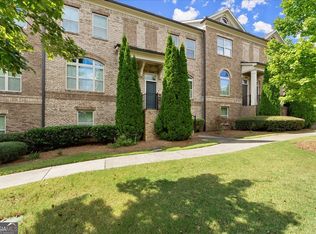 7528 Highlands Pt, Sandy Springs, GA 30328