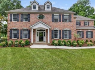 52 Belle Grove Ct, Basking Ridge, NJ 07920