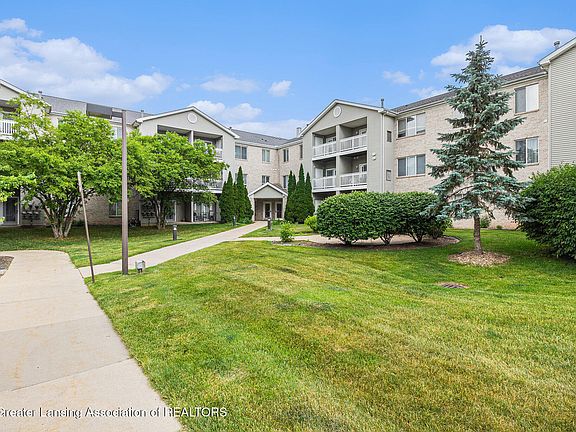 2nd image of 338 W Saginaw St Unit 18