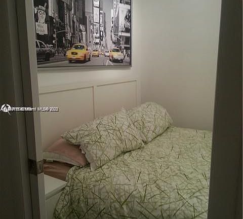 3rd image of 1135 Euclid Ave #103