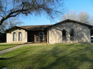 1001 Fairfax Ct, Arlington, TX 76015