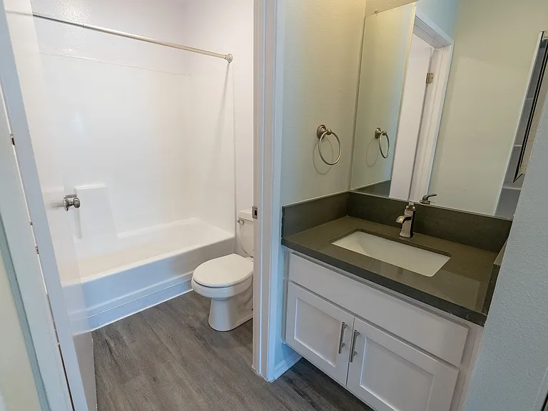 2039 North Las Palmas Ave — Photo 36