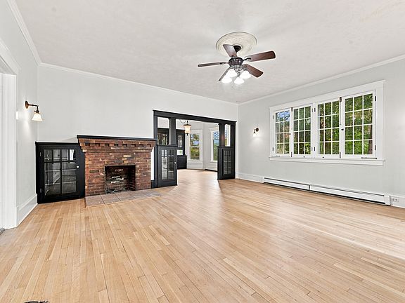 5th image of 543 W Loucks St