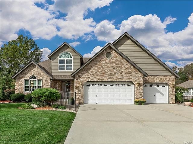 1st image of 899 Prestonwood Dr