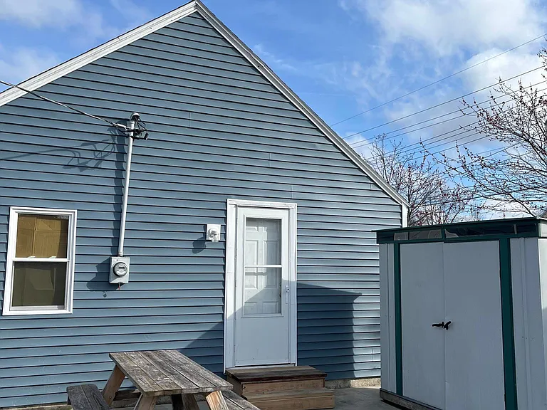 426 E Wiley Ave — Photo 2
