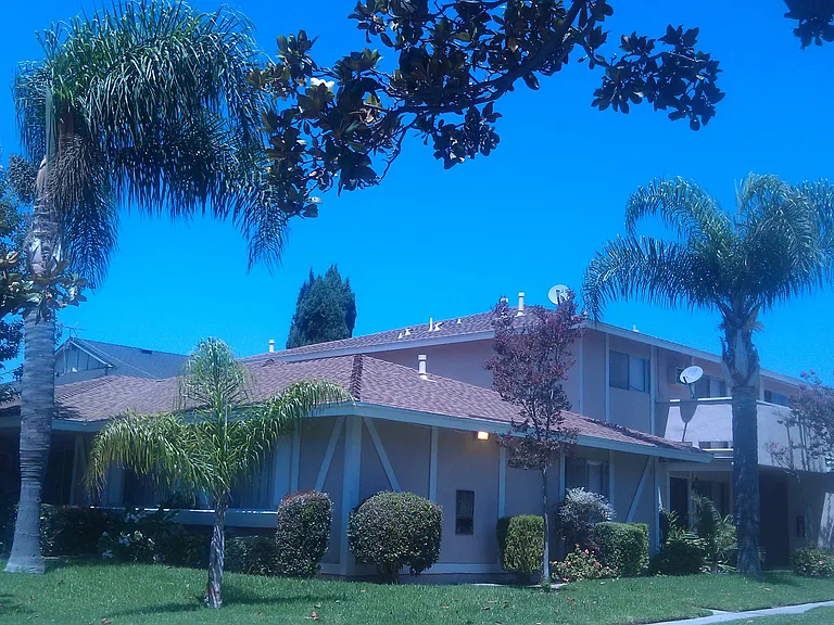 W Cerritos Ave — Photo 19