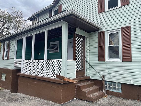 2nd image of 210 N Lincoln Ave