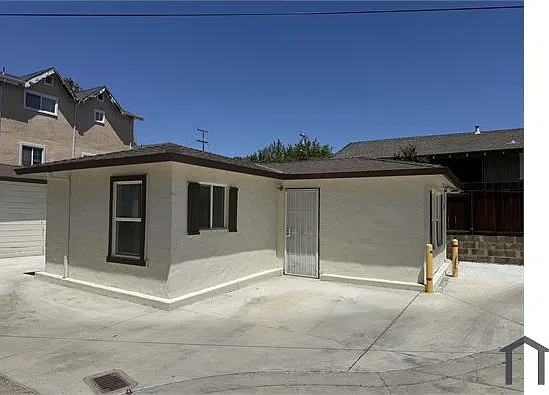 1 bed, $1,975 — Photo 1
