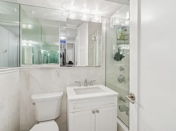 305 East 40th Street image 11 of 16