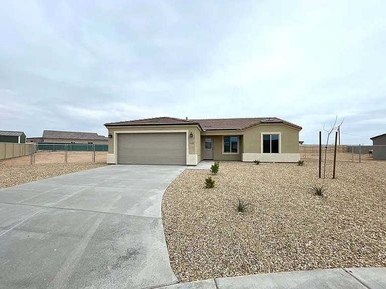 488 S Santa Rosalia — Photo 3