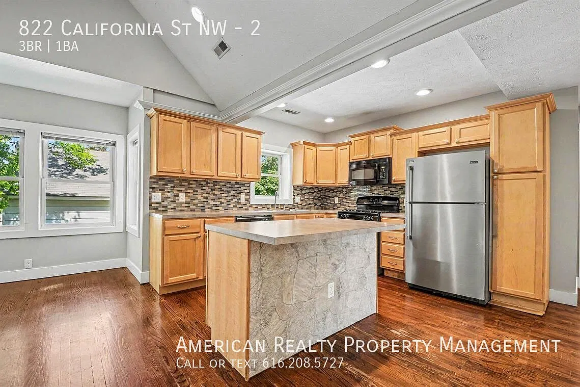 3 bed, 1228 sqft, $2,100 — Photo 3