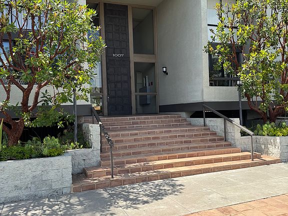 2nd image of 1007 S Catalina Ave APT 107