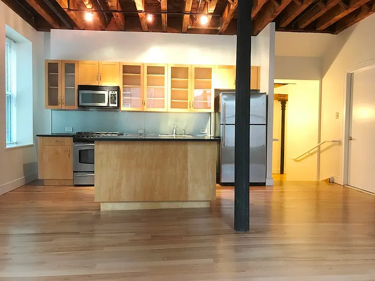 220 Front St #3D — Photo 3