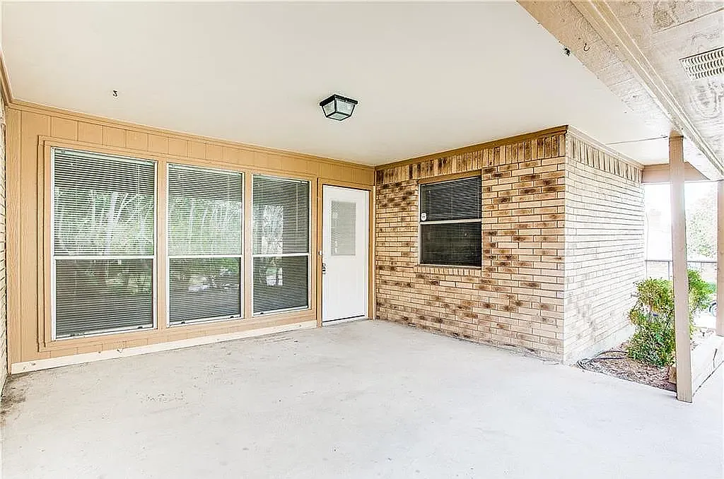 3 bed, 1600 sqft, $2,300 — Photo 3