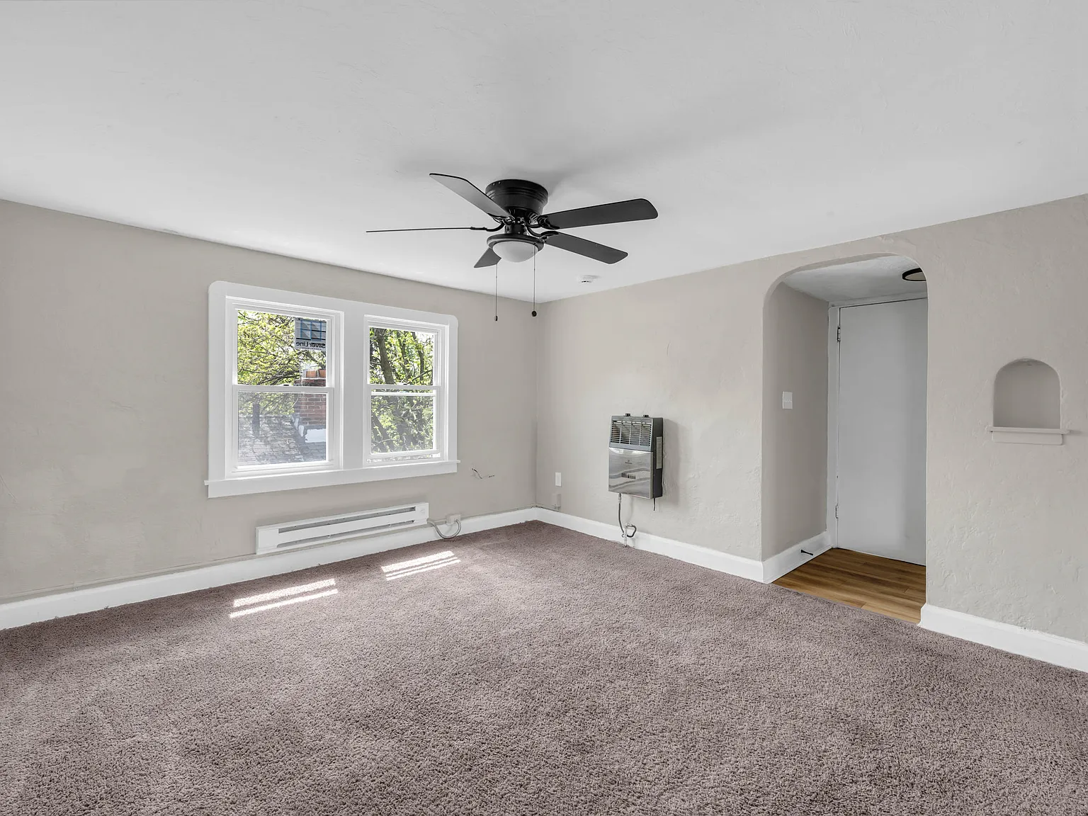 1 bed, $1,000 — Photo 2