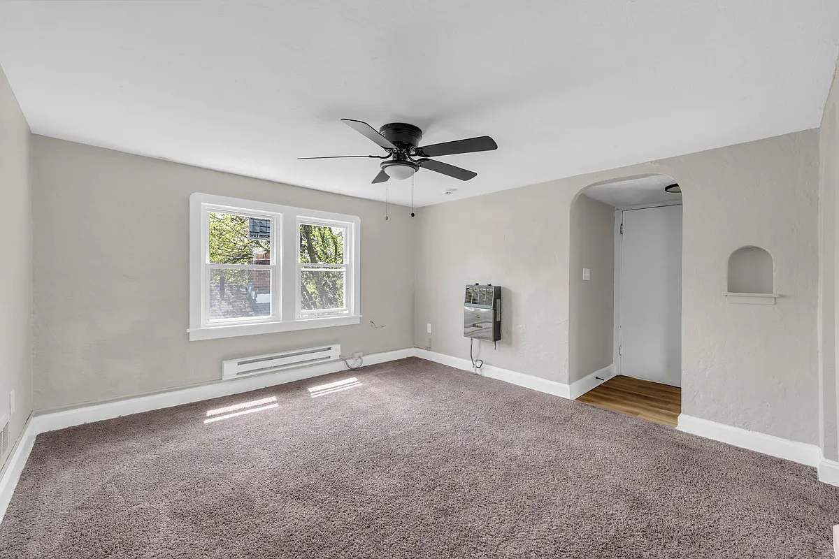 Building Photo - 1462 E 175th St #3