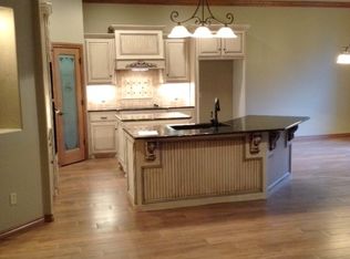 1108 River Birch Dr, Yukon, OK 73099
