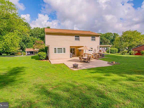 2nd image of 2107 Cypress Dr