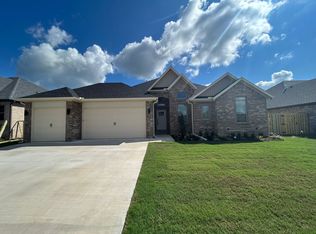 2308 Salmon St, Pea Ridge, AR 72751