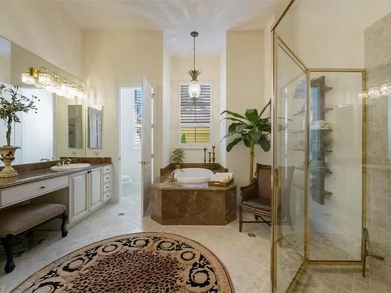 8535 Bellagio Dr — Photo 15