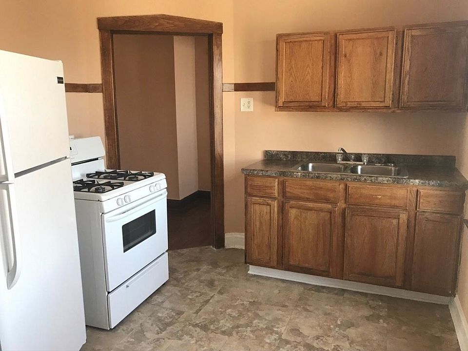 2nd image of 2522 W Marquette Rd #1