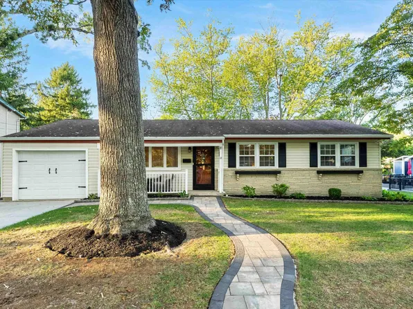 12 Dogwood Dr, Somers Point, NJ 08244