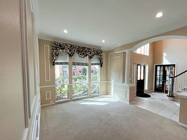 18716 Greenside Dr — Photo 6